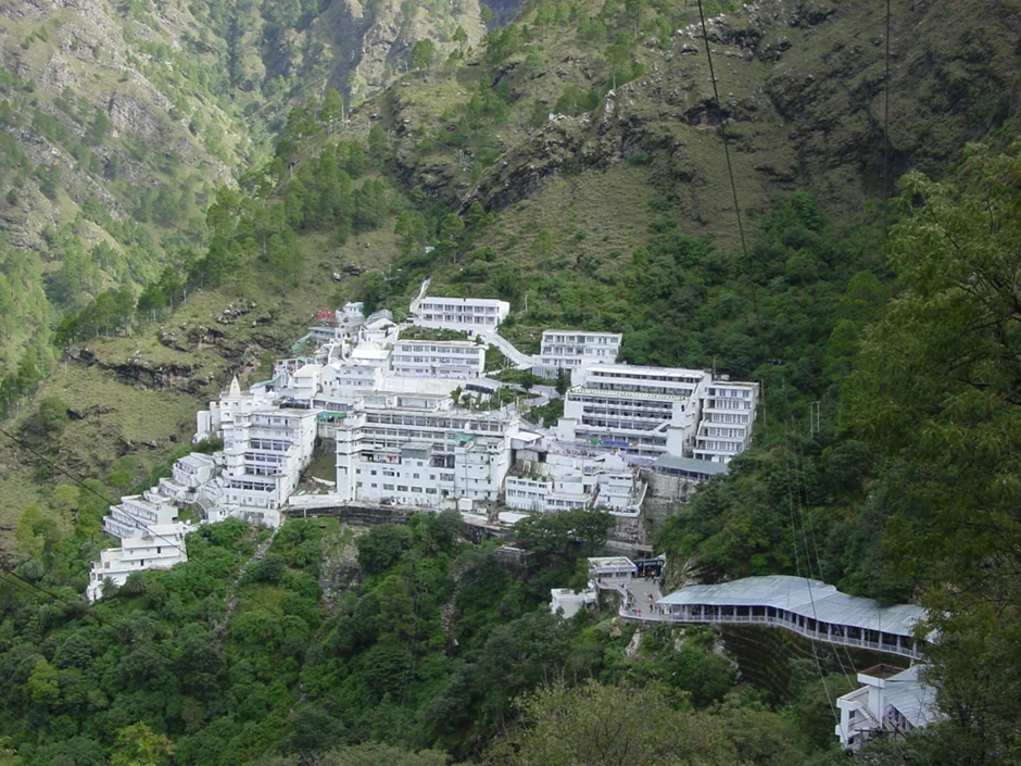 2. Vaishno Devi Temple, Katra: