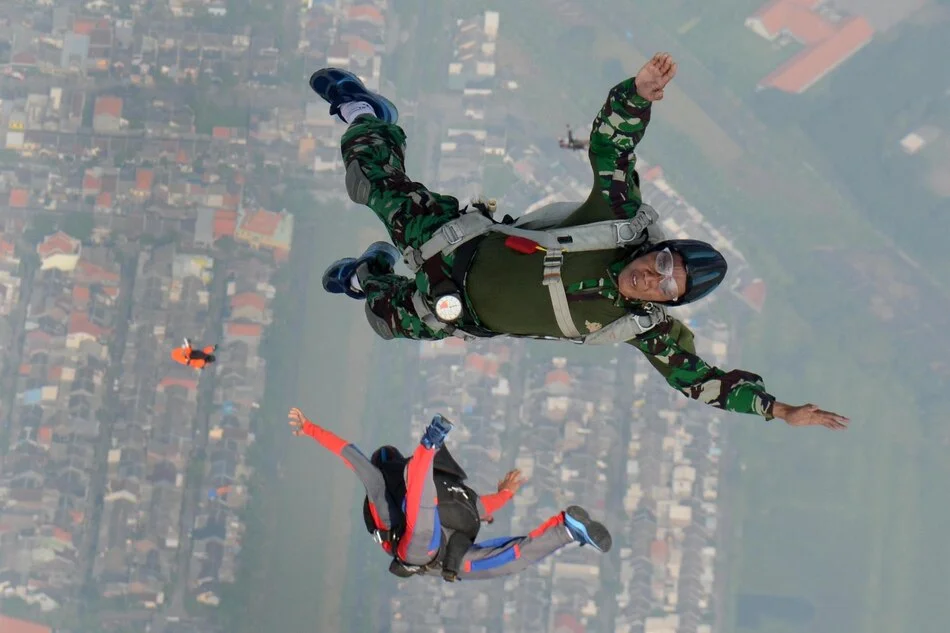 Skydiving in India